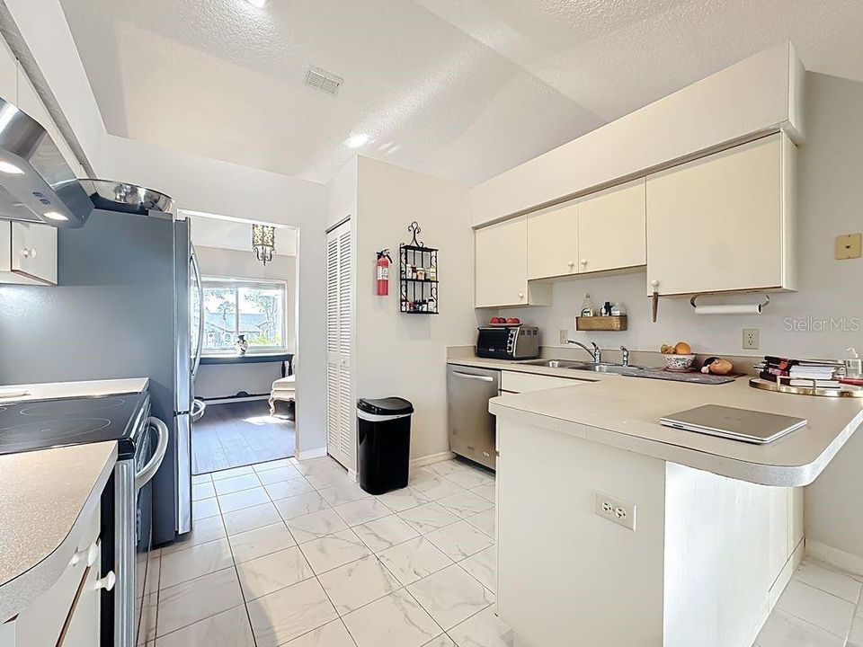 待售: $312,800 (3 贝兹, 2 浴室, 1450 平方英尺)