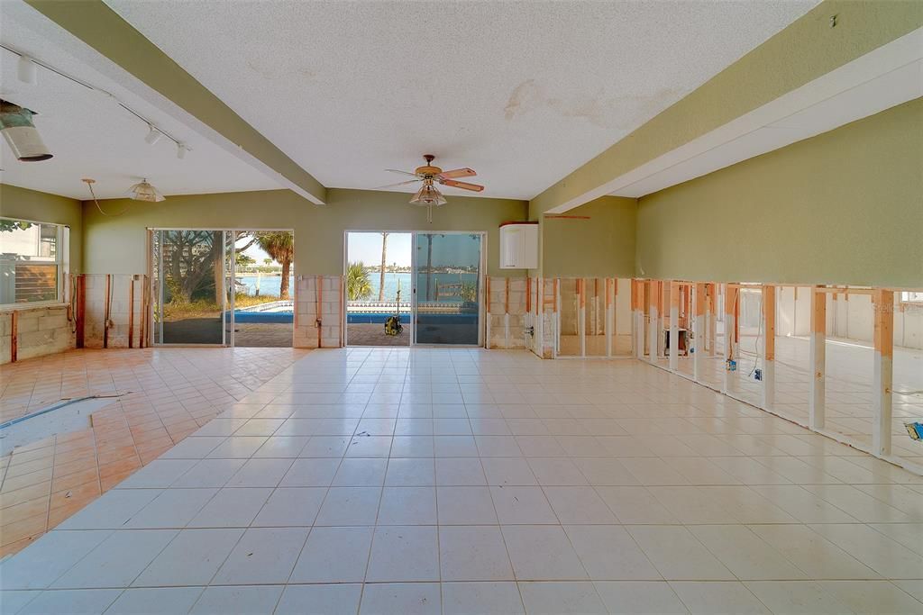 For Sale: $849,000 (3 beds, 3 baths, 2138 Square Feet)