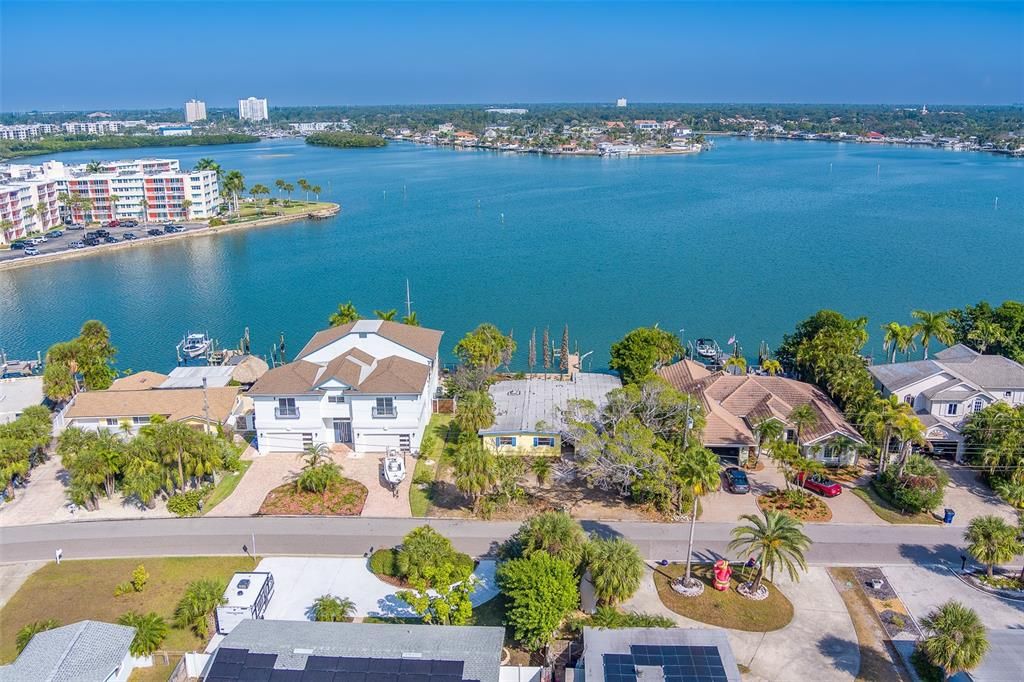 For Sale: $849,000 (3 beds, 3 baths, 2138 Square Feet)