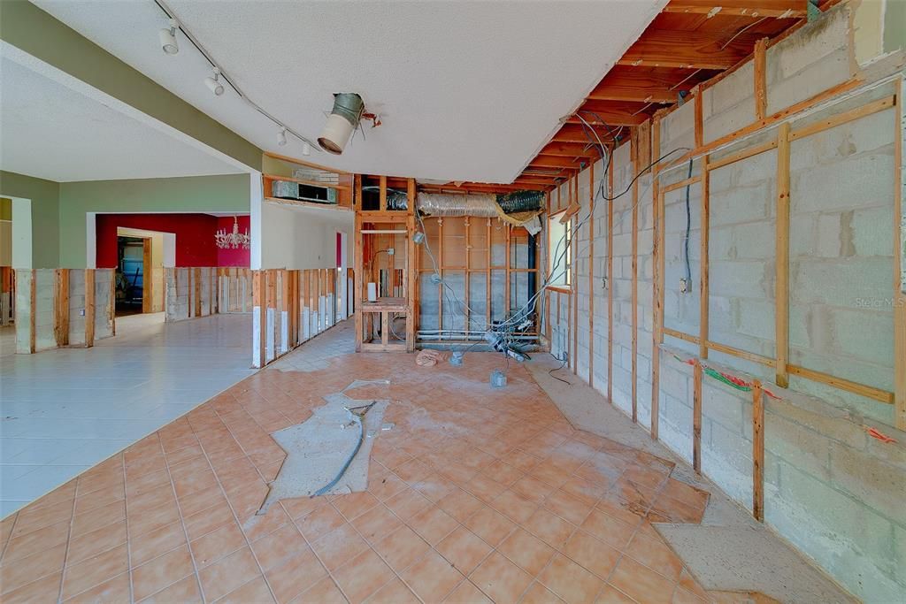 For Sale: $849,000 (3 beds, 3 baths, 2138 Square Feet)