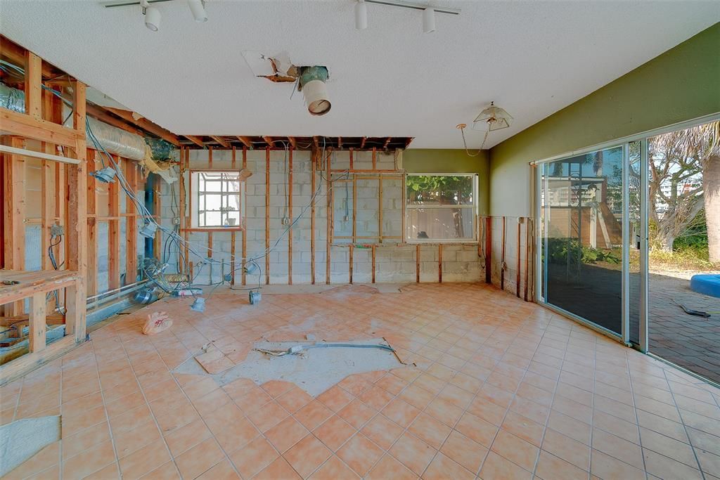 For Sale: $849,000 (3 beds, 3 baths, 2138 Square Feet)