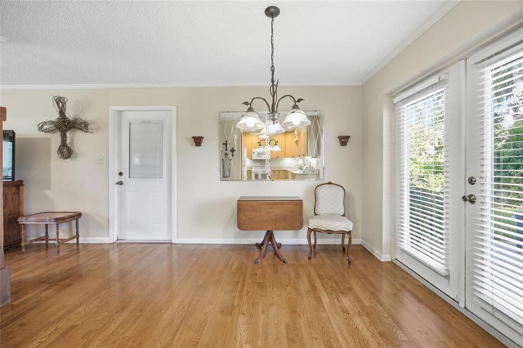 На продажу: $235,000 (3 спален, 2 ванн, 1269 Квадратных фут)