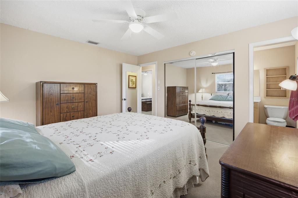 На продажу: $235,000 (3 спален, 2 ванн, 1269 Квадратных фут)