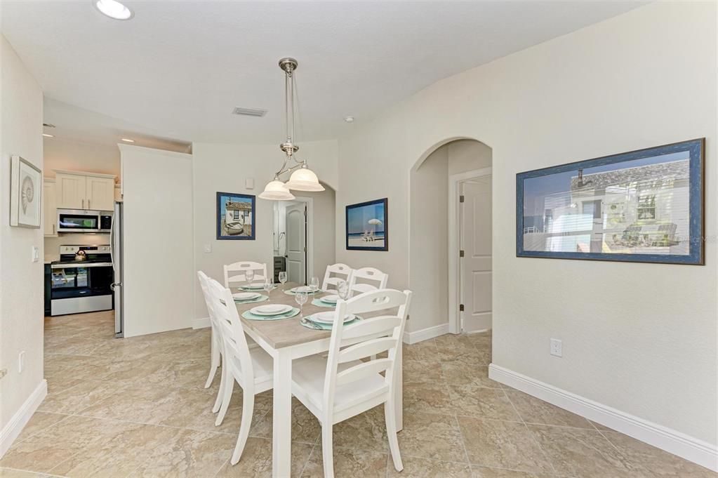 For Sale: $995,000 (2 beds, 2 baths, 1095 Square Feet)