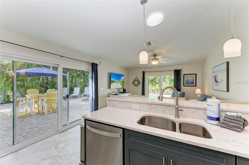 For Sale: $995,000 (2 beds, 2 baths, 1095 Square Feet)