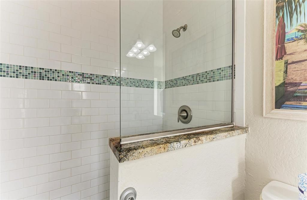 For Sale: $995,000 (2 beds, 2 baths, 1095 Square Feet)