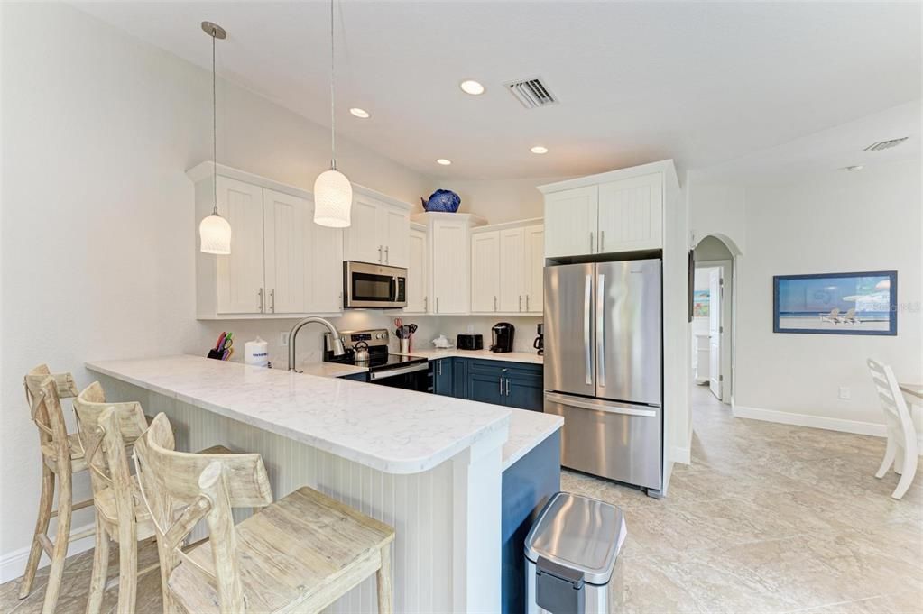 For Sale: $995,000 (2 beds, 2 baths, 1095 Square Feet)