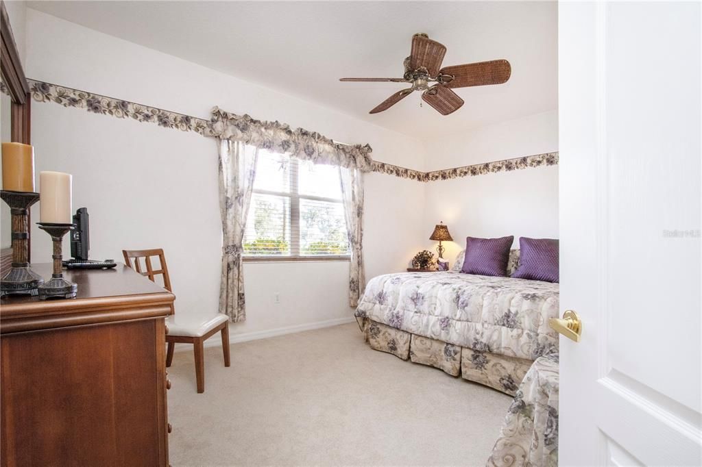 待售: $320,000 (2 贝兹, 2 浴室, 1684 平方英尺)