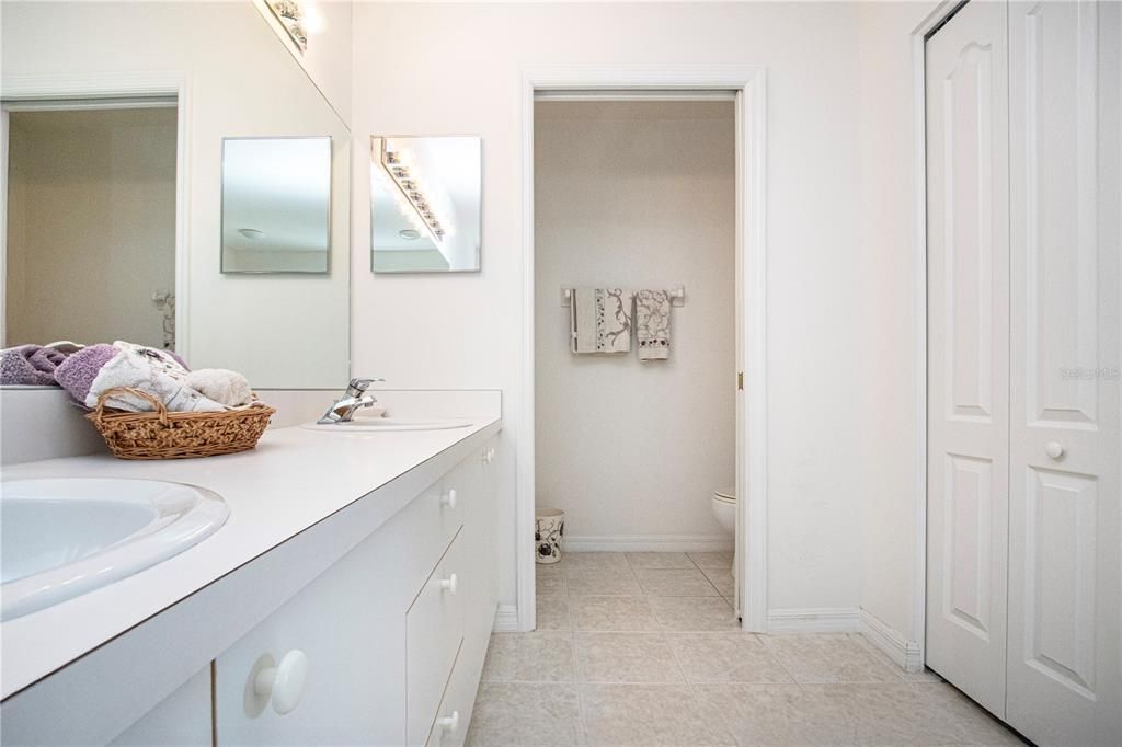 待售: $320,000 (2 贝兹, 2 浴室, 1684 平方英尺)