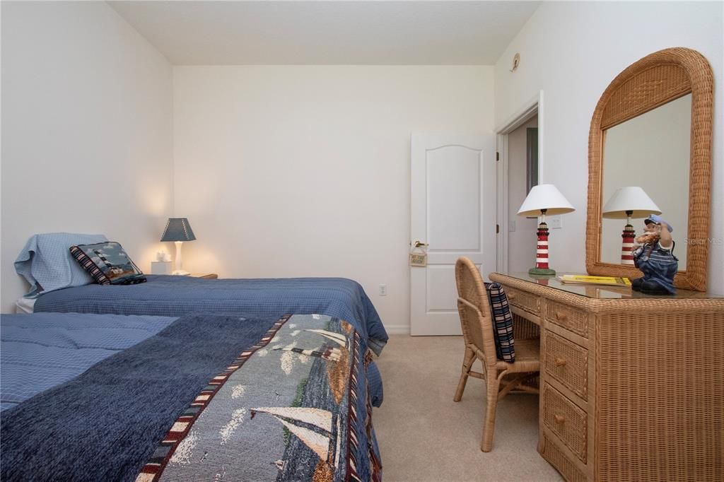 待售: $320,000 (2 贝兹, 2 浴室, 1684 平方英尺)