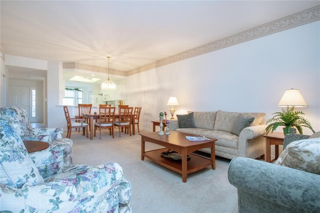 待售: $320,000 (2 贝兹, 2 浴室, 1684 平方英尺)