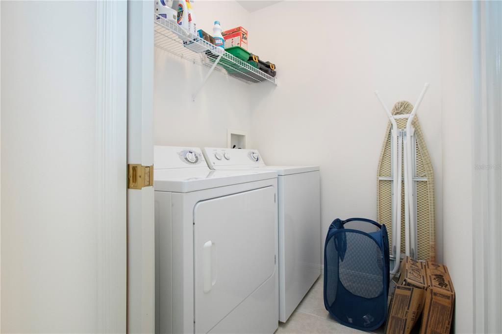 待售: $320,000 (2 贝兹, 2 浴室, 1684 平方英尺)