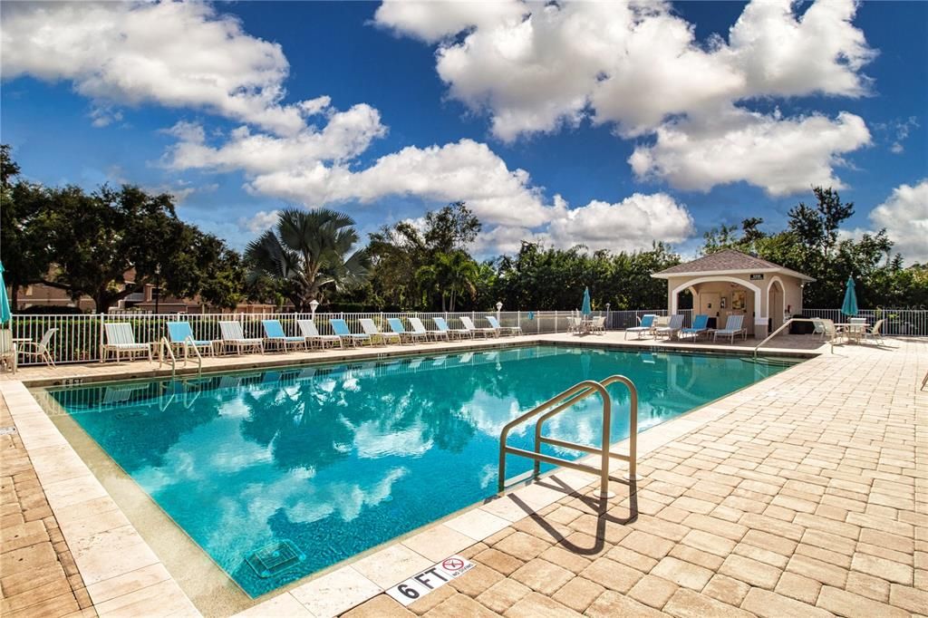 待售: $320,000 (2 贝兹, 2 浴室, 1684 平方英尺)