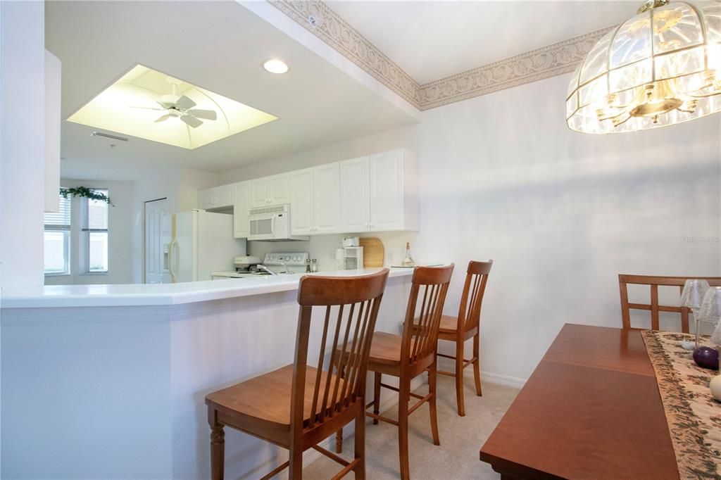 待售: $320,000 (2 贝兹, 2 浴室, 1684 平方英尺)