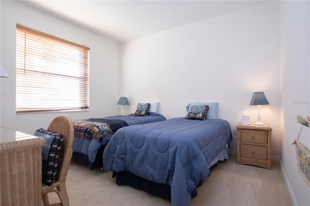 待售: $320,000 (2 贝兹, 2 浴室, 1684 平方英尺)