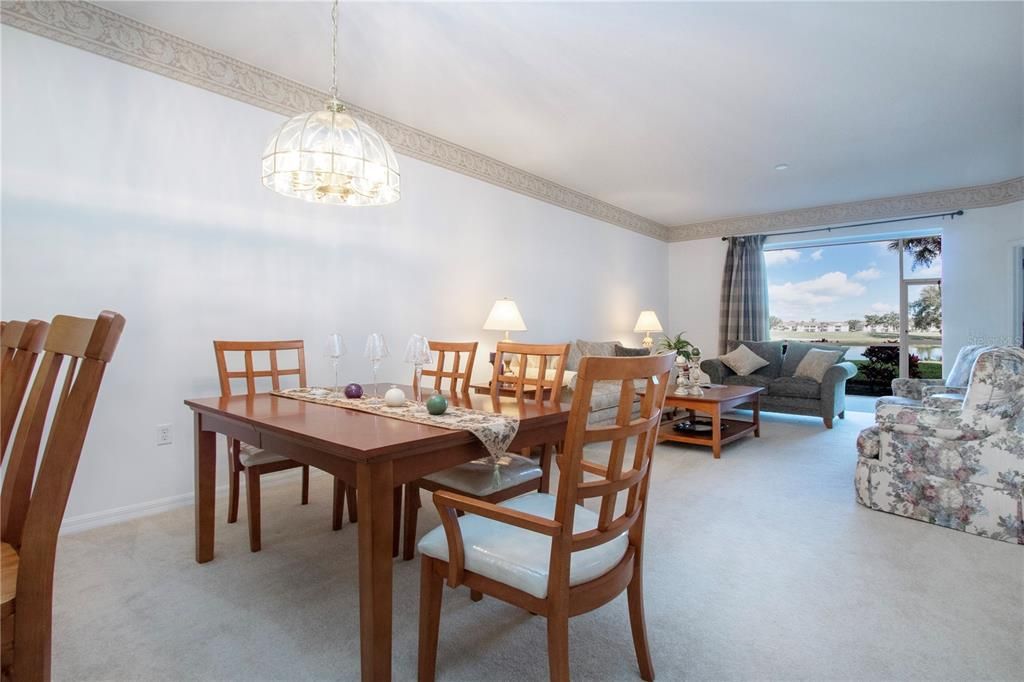 待售: $320,000 (2 贝兹, 2 浴室, 1684 平方英尺)