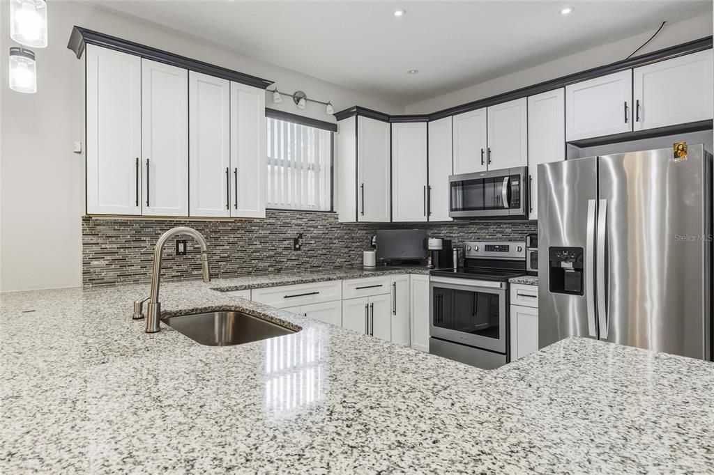 待售: $350,000 (3 贝兹, 2 浴室, 1411 平方英尺)