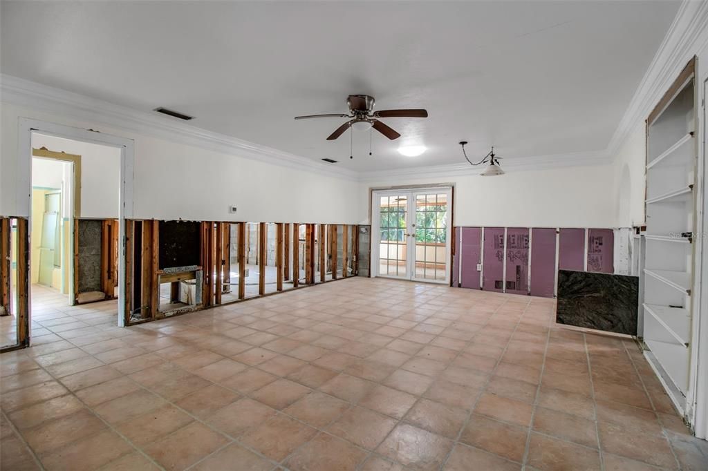 待售: $980,000 (4 贝兹, 2 浴室, 1702 平方英尺)