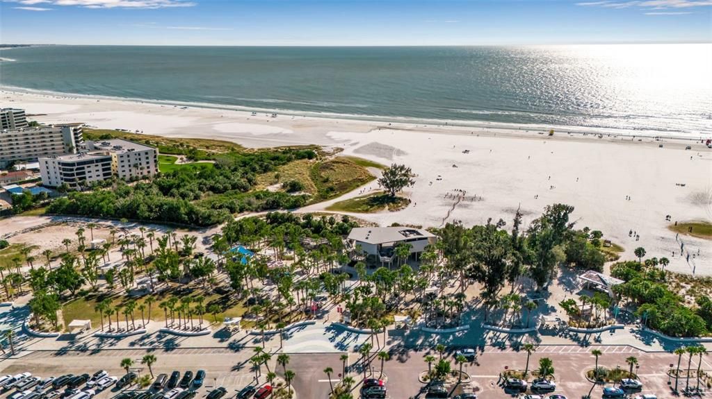 待售: $980,000 (4 贝兹, 2 浴室, 1702 平方英尺)