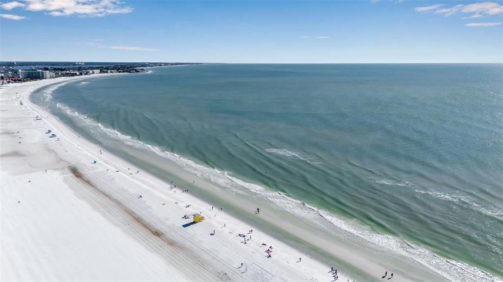 待售: $980,000 (4 贝兹, 2 浴室, 1702 平方英尺)