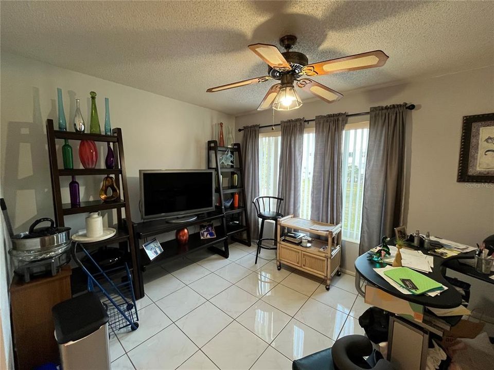 For Sale: $165,000 (2 beds, 2 baths, 1100 Square Feet)