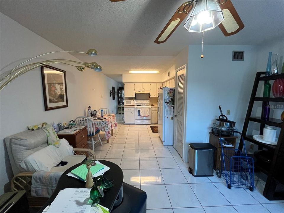 For Sale: $165,000 (2 beds, 2 baths, 1100 Square Feet)