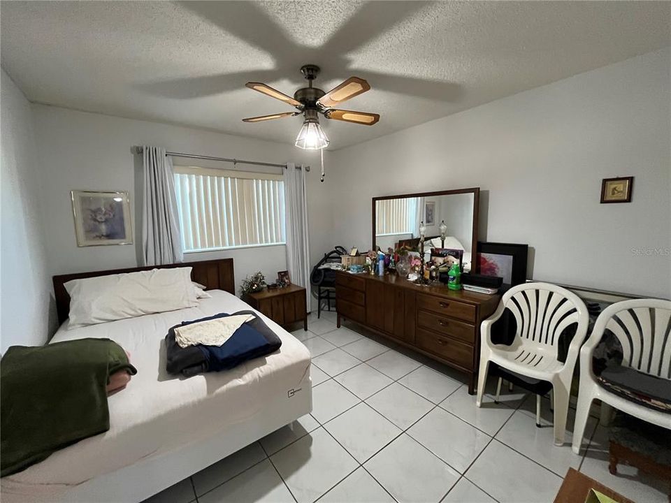 For Sale: $165,000 (2 beds, 2 baths, 1100 Square Feet)