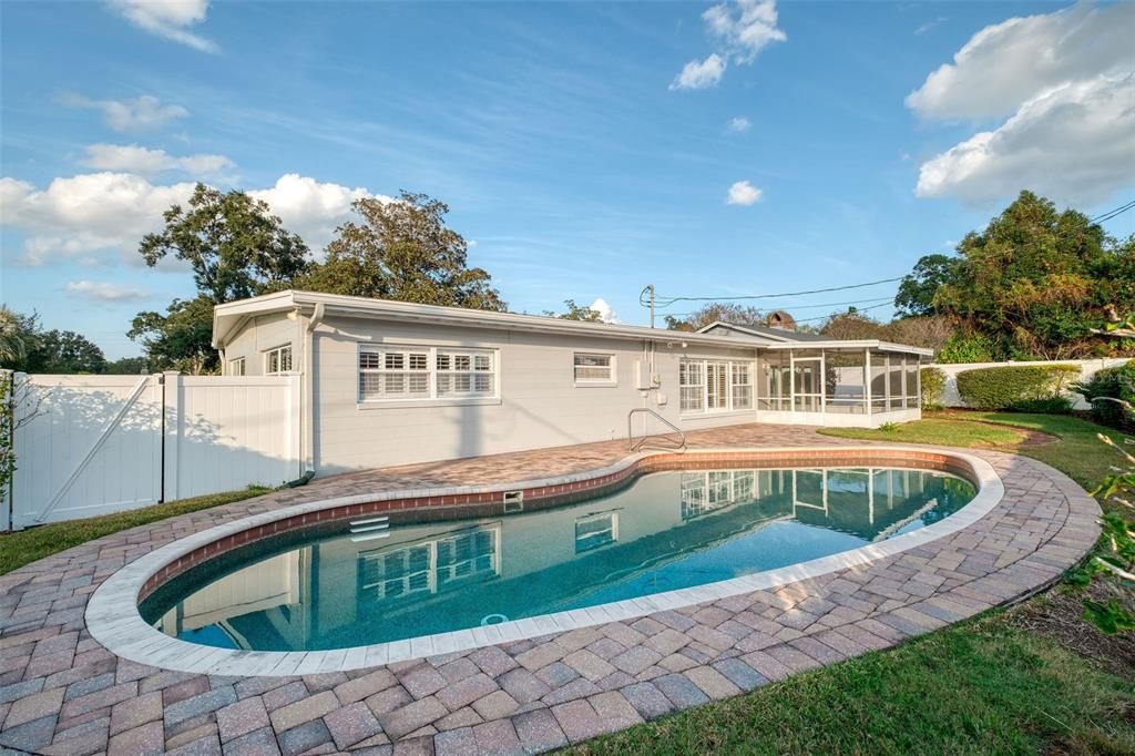 Activo con contrato: $585,000 (3 camas, 2 baños, 1480 Pies cuadrados)