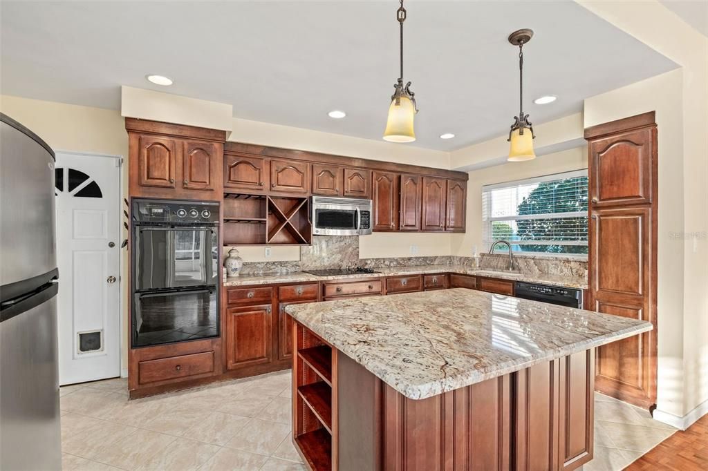 Activo con contrato: $585,000 (3 camas, 2 baños, 1480 Pies cuadrados)