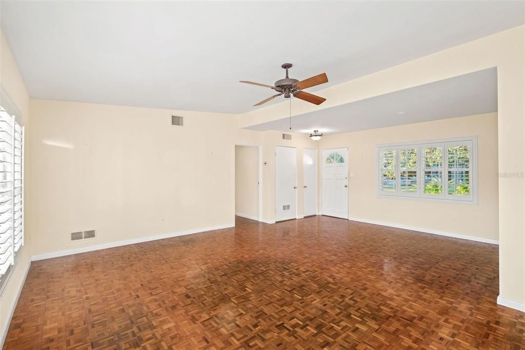 Activo con contrato: $585,000 (3 camas, 2 baños, 1480 Pies cuadrados)