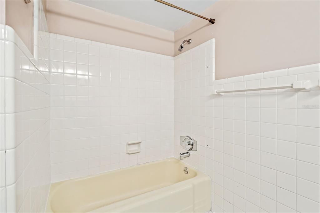 Activo con contrato: $585,000 (3 camas, 2 baños, 1480 Pies cuadrados)