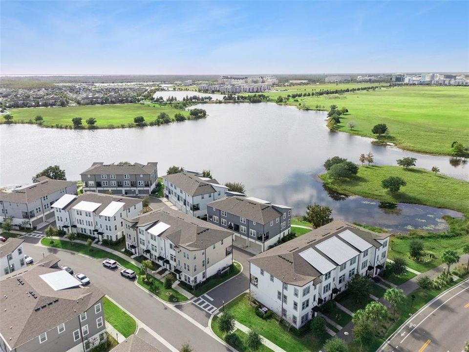 For Sale: $600,000 (3 beds, 3 baths, 1998 Square Feet)