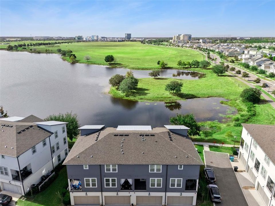 For Sale: $600,000 (3 beds, 3 baths, 1998 Square Feet)