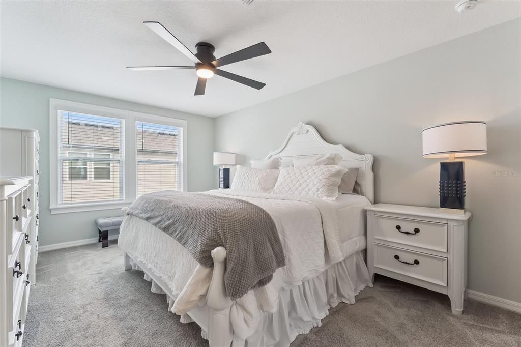 For Sale: $600,000 (3 beds, 3 baths, 1998 Square Feet)