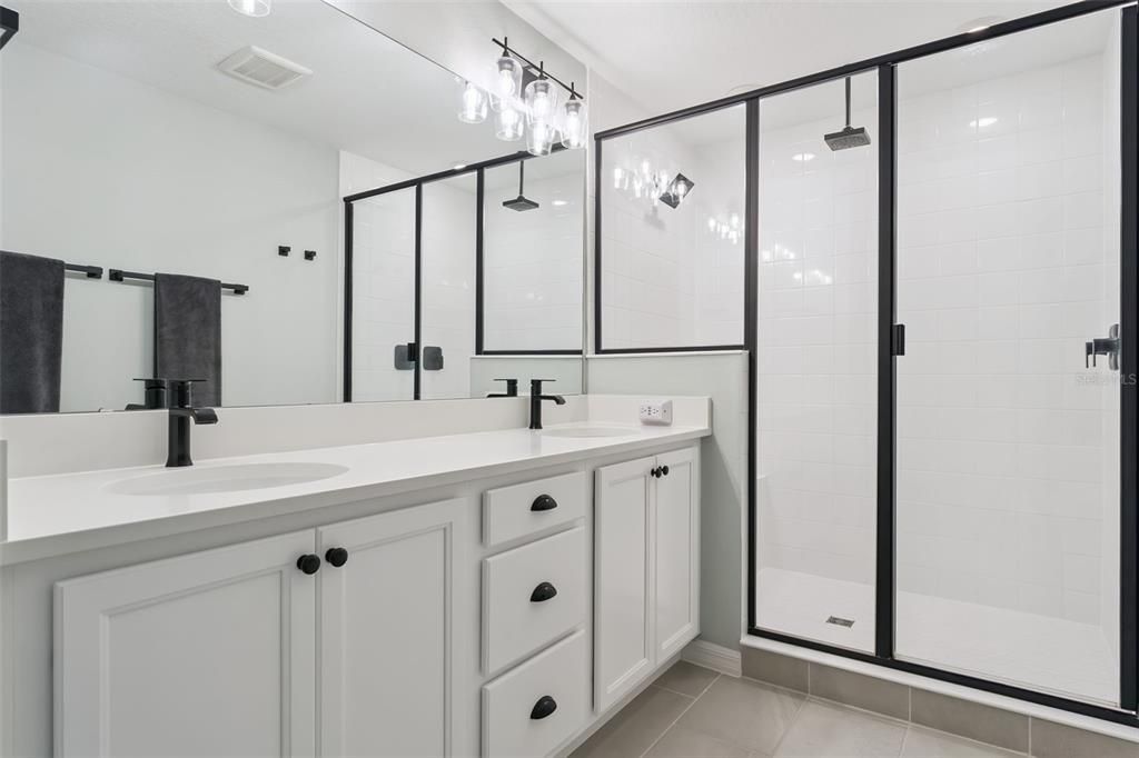 For Sale: $600,000 (3 beds, 3 baths, 1998 Square Feet)