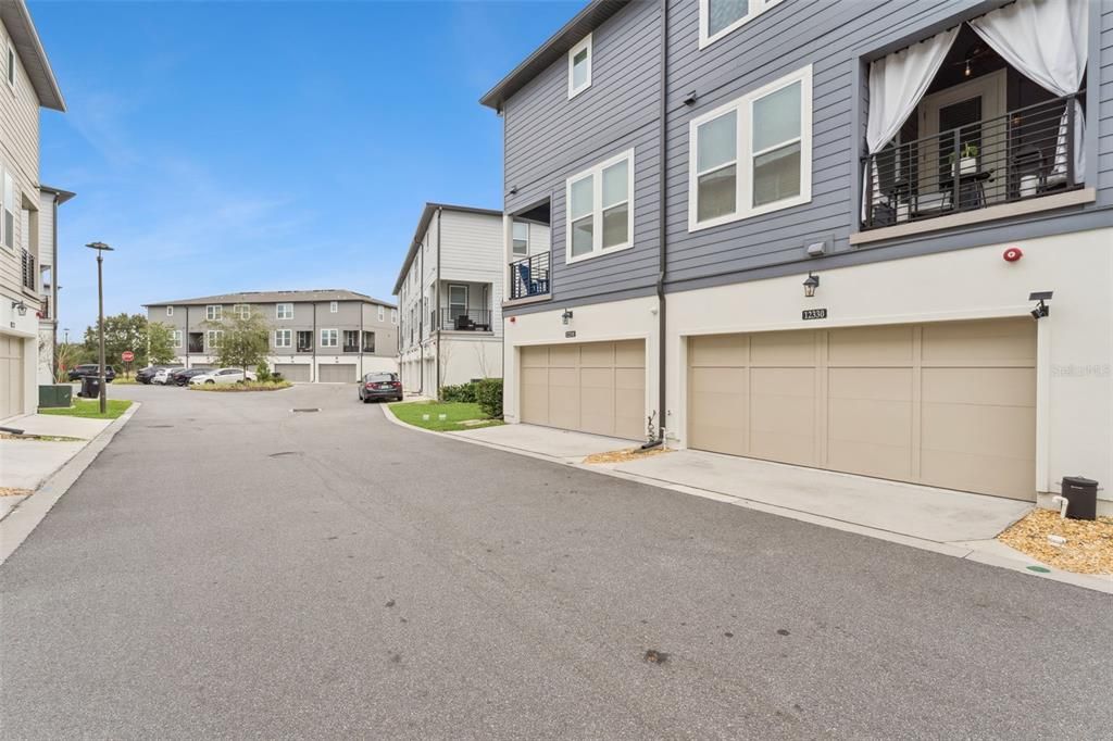 For Sale: $600,000 (3 beds, 3 baths, 1998 Square Feet)