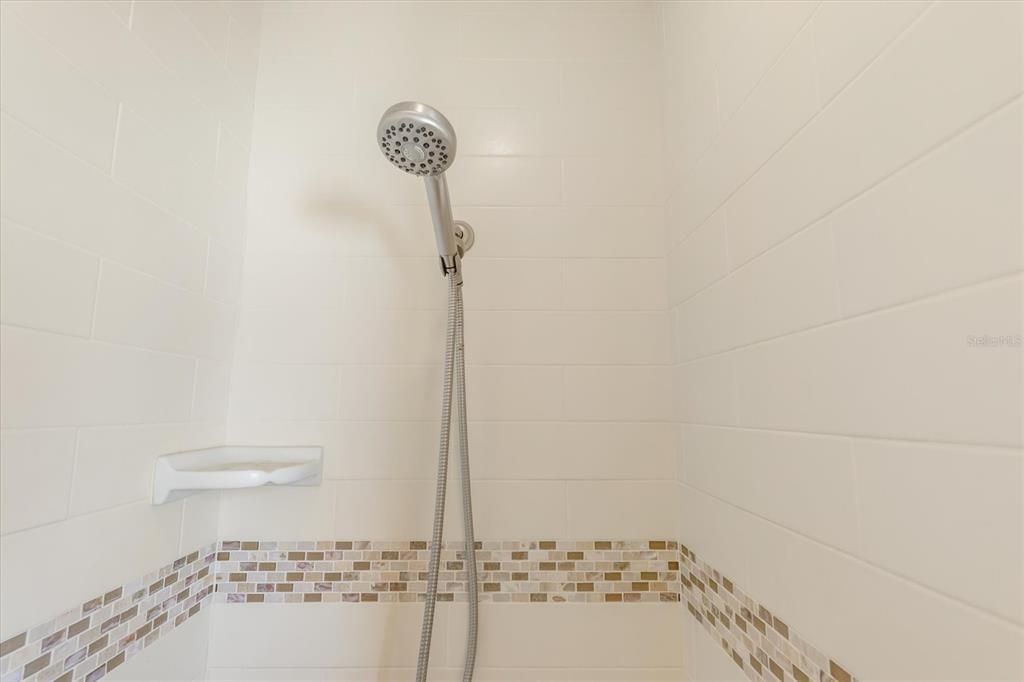 En Venta: $320,000 (3 camas, 2 baños, 1215 Pies cuadrados)