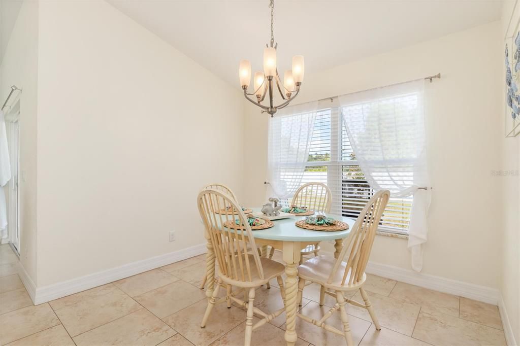 En Venta: $320,000 (3 camas, 2 baños, 1215 Pies cuadrados)