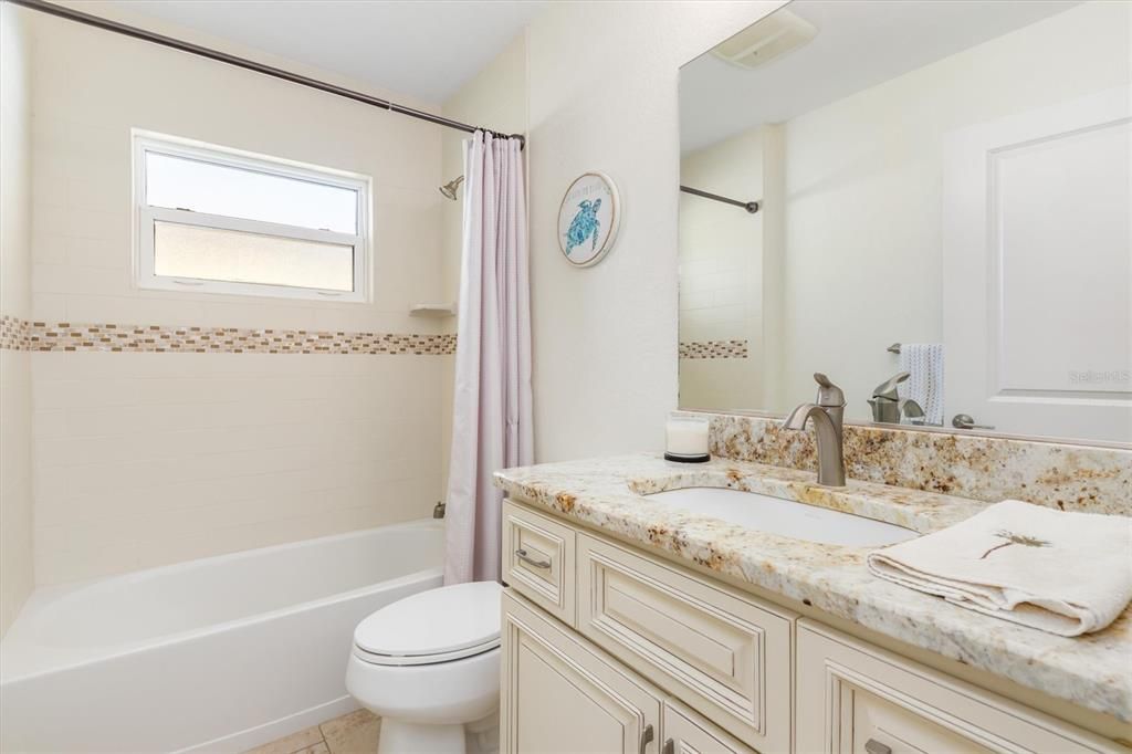 En Venta: $320,000 (3 camas, 2 baños, 1215 Pies cuadrados)