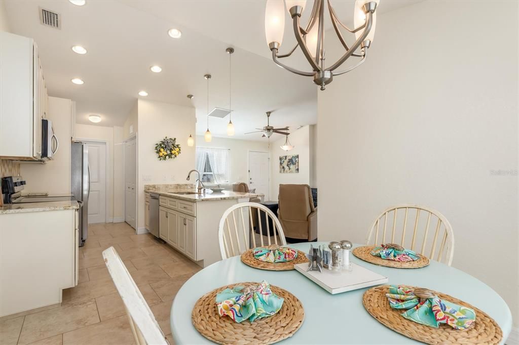 En Venta: $320,000 (3 camas, 2 baños, 1215 Pies cuadrados)