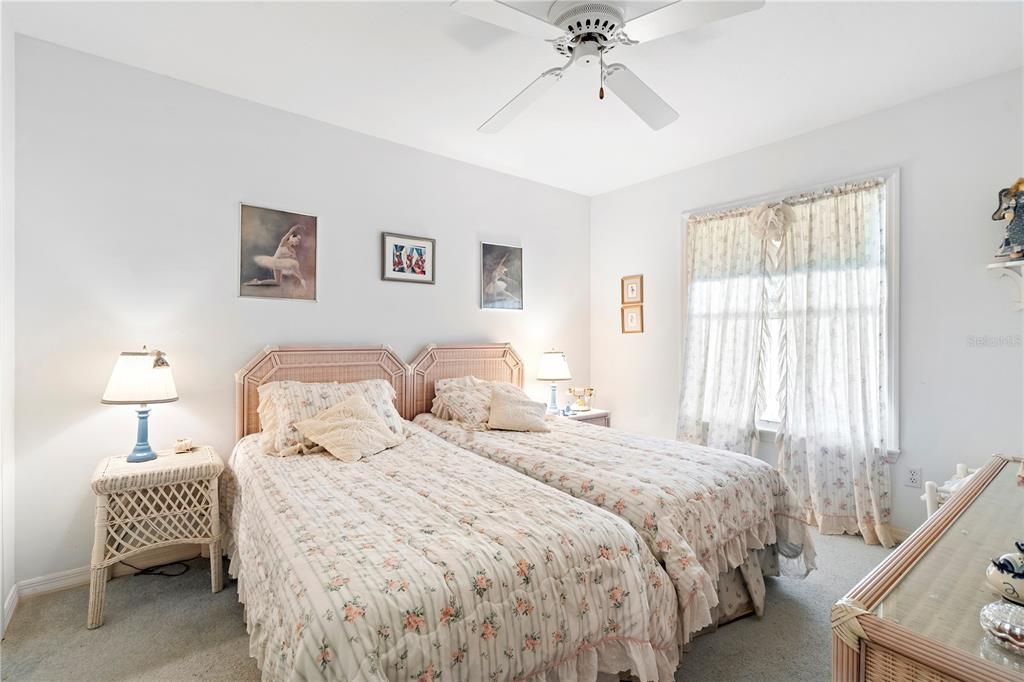 На продажу: $415,000 (3 спален, 2 ванн, 2124 Квадратных фут)