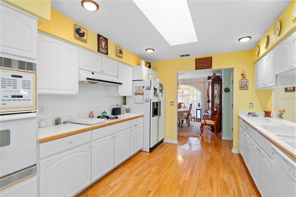 На продажу: $415,000 (3 спален, 2 ванн, 2124 Квадратных фут)