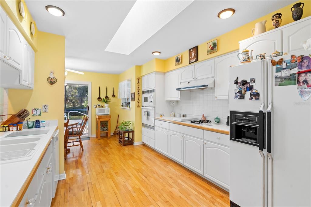 На продажу: $415,000 (3 спален, 2 ванн, 2124 Квадратных фут)