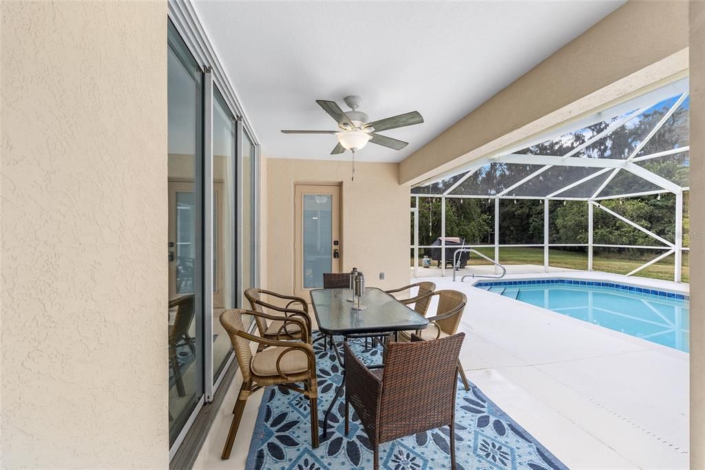 En Venta: $659,000 (4 camas, 3 baños, 2466 Pies cuadrados)