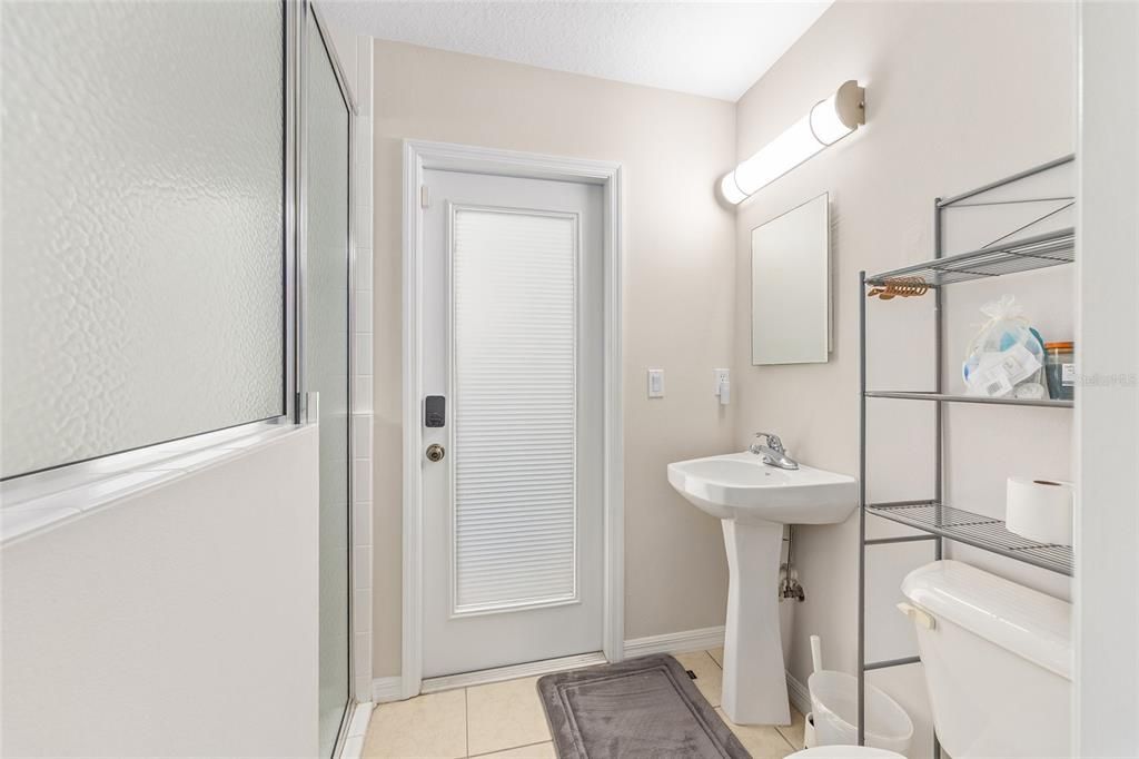 En Venta: $659,000 (4 camas, 3 baños, 2466 Pies cuadrados)