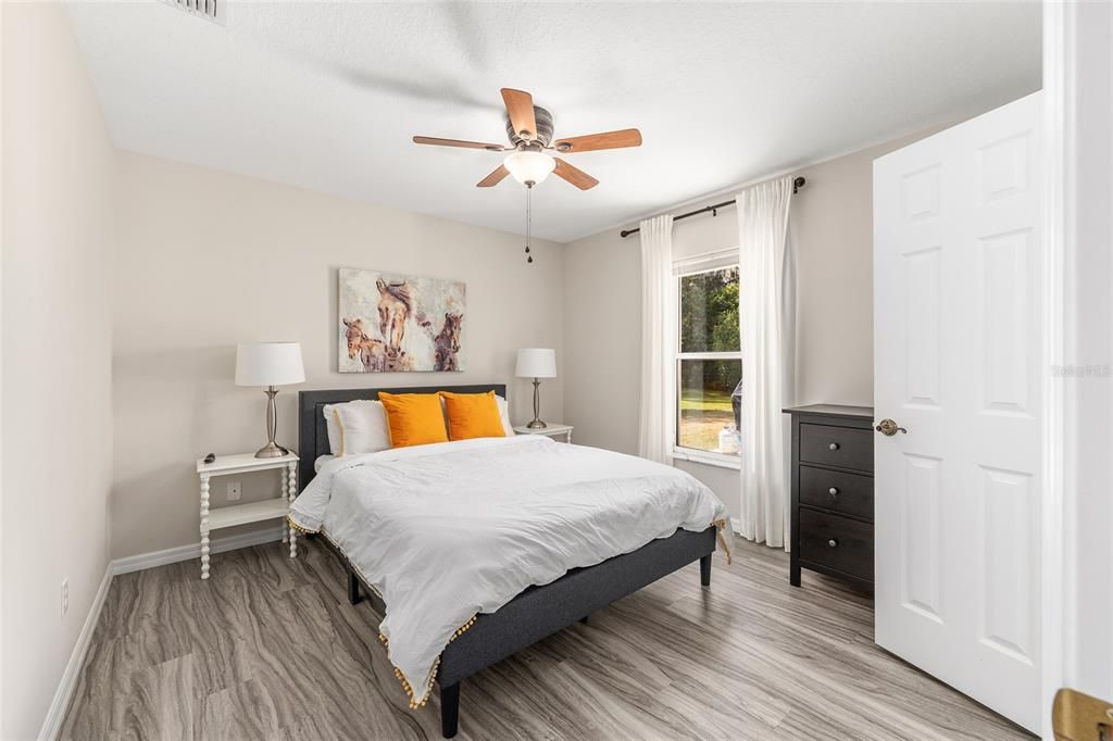 En Venta: $659,000 (4 camas, 3 baños, 2466 Pies cuadrados)