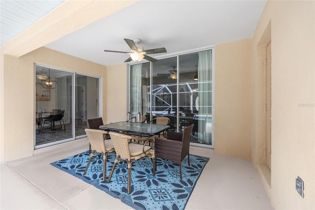 En Venta: $659,000 (4 camas, 3 baños, 2466 Pies cuadrados)