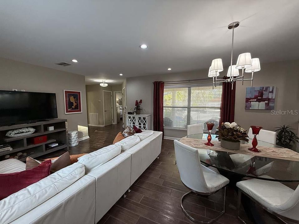 待售: $530,000 (3 贝兹, 2 浴室, 1588 平方英尺)