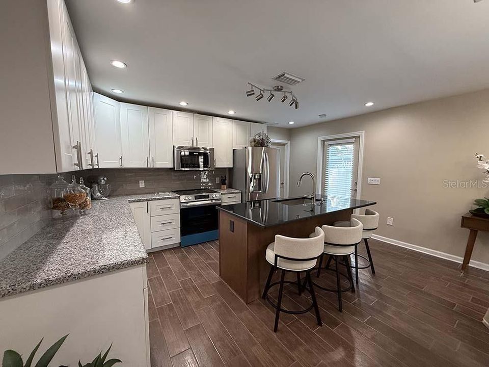 待售: $530,000 (3 贝兹, 2 浴室, 1588 平方英尺)