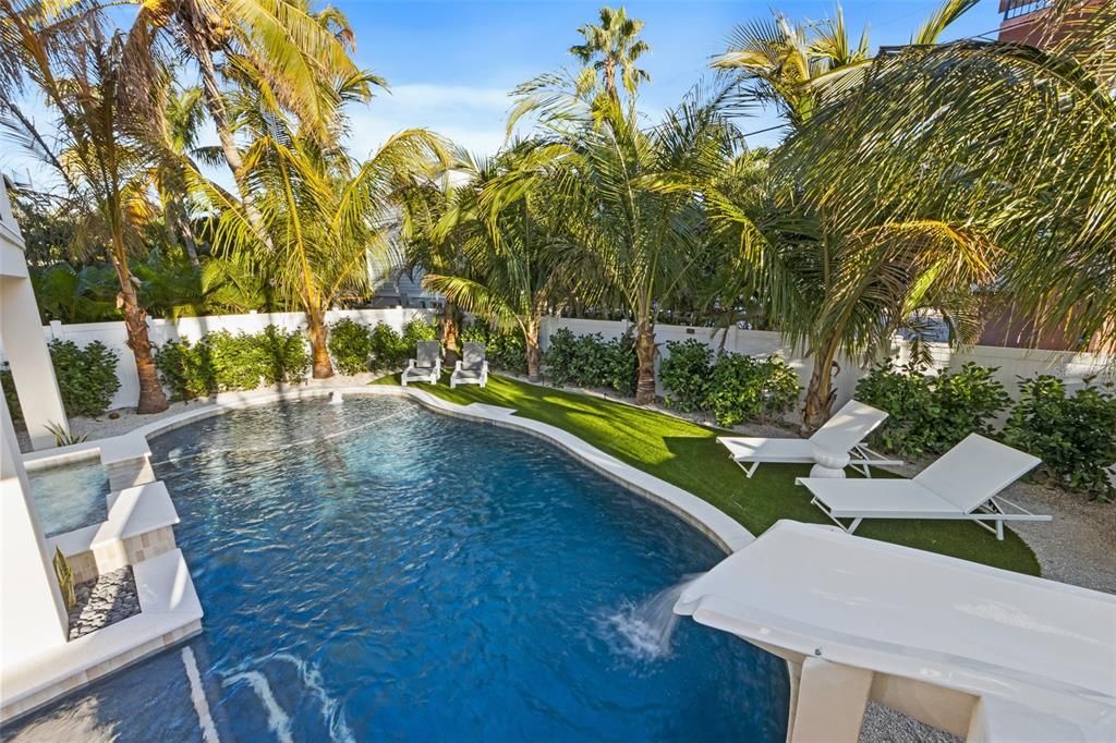 For Sale: $4,475,000 (8 beds, 8 baths, 3899 Square Feet)